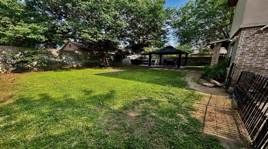 2027 Lima Lp, Laredo, Texas 78045, 4 Bedrooms Bedrooms, 5 Rooms Rooms,2 BathroomsBathrooms,Residential,For Sale,2027 Lima Lp,20262069
