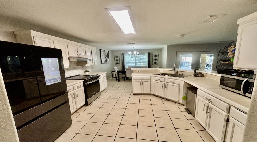2027 Lima Lp, Laredo, Texas 78045, 4 Bedrooms Bedrooms, 5 Rooms Rooms,2 BathroomsBathrooms,Residential,For Sale,2027 Lima Lp,20262069