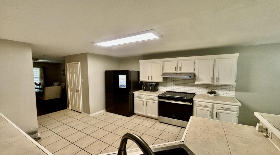 2027 Lima Lp, Laredo, Texas 78045, 4 Bedrooms Bedrooms, 5 Rooms Rooms,2 BathroomsBathrooms,Residential,For Sale,2027 Lima Lp,20262069