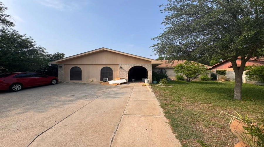 106 Florida St, Laredo, Texas 78041, 1 Bedroom Bedrooms, 2 Rooms Rooms,1 BathroomBathrooms,Residential,For Rent,106 Florida St,20262070
