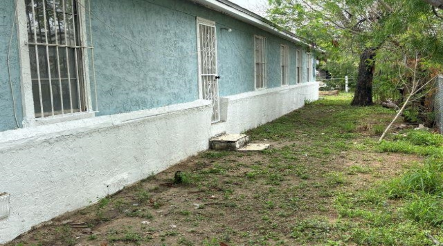 3006 Garfield St, Laredo, Texas 78043-9999, 3 Bedrooms Bedrooms, 7 Rooms Rooms,2 BathroomsBathrooms,Residential,For Sale,3006 Garfield St,20262071
