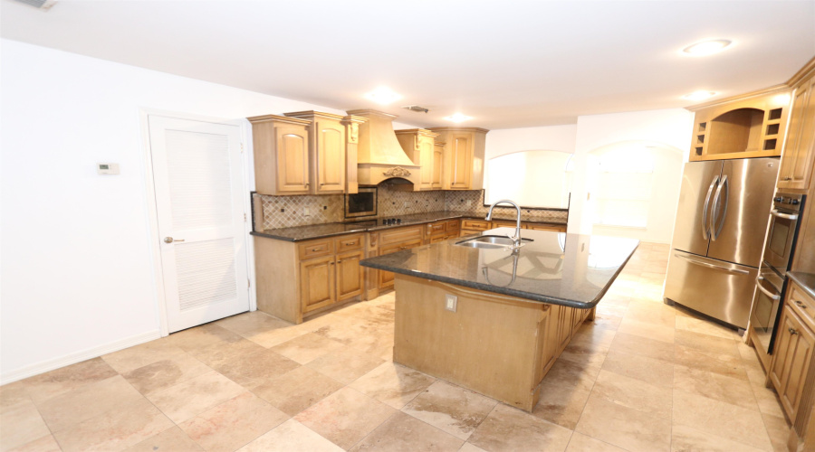 609 St James Crt, Laredo, Texas 78041, 4 Bedrooms Bedrooms, 8 Rooms Rooms,3 BathroomsBathrooms,Residential,For Rent,609 St James Crt,20262072