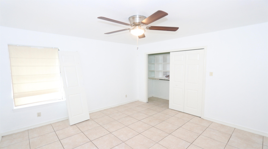 609 St James Crt, Laredo, Texas 78041, 4 Bedrooms Bedrooms, 8 Rooms Rooms,3 BathroomsBathrooms,Residential,For Rent,609 St James Crt,20262072
