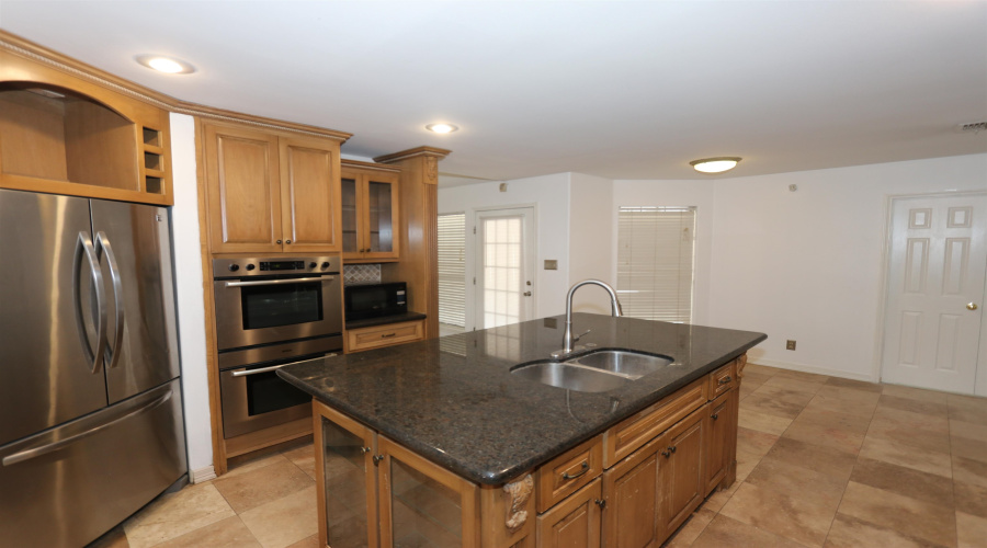609 St James Crt, Laredo, Texas 78041, 4 Bedrooms Bedrooms, 8 Rooms Rooms,3 BathroomsBathrooms,Residential,For Rent,609 St James Crt,20262072