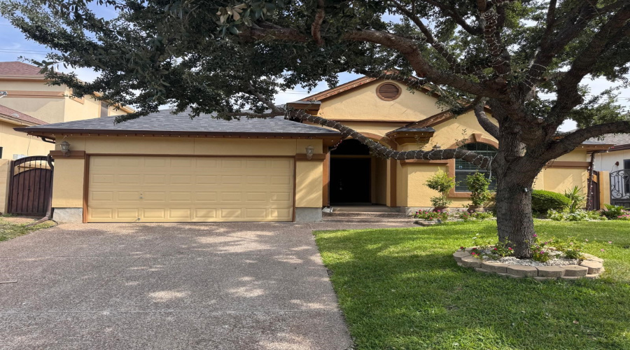 705 Puig Dr, Laredo, Texas 78045, 3 Bedrooms Bedrooms, 4 Rooms Rooms,2 BathroomsBathrooms,Residential,For Rent,705 Puig Dr,20262073