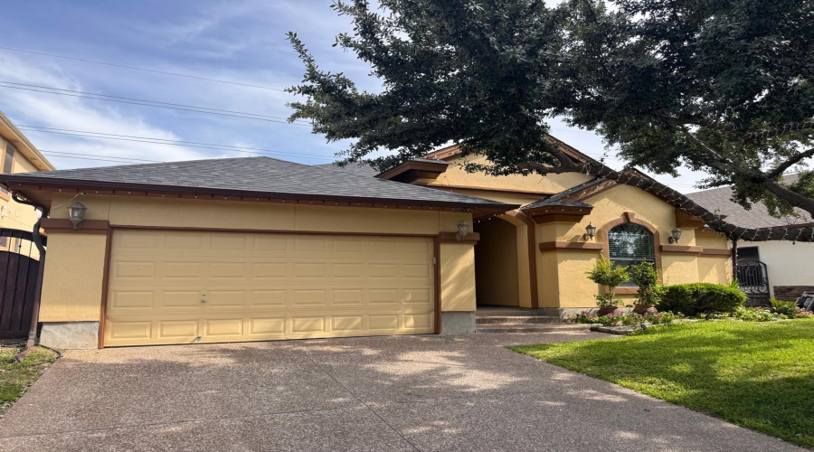 705 Puig Dr, Laredo, Texas 78045, 3 Bedrooms Bedrooms, 4 Rooms Rooms,2 BathroomsBathrooms,Residential,For Rent,705 Puig Dr,20262073