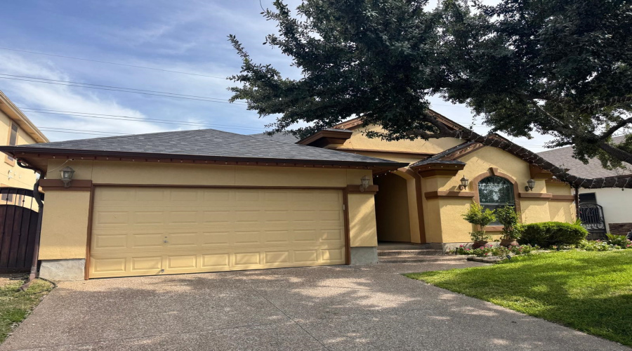 705 Puig Dr, Laredo, Texas 78045, 3 Bedrooms Bedrooms, 4 Rooms Rooms,2 BathroomsBathrooms,Residential,For Rent,705 Puig Dr,20262073