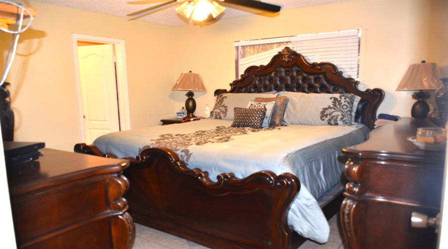 133 Los Fresnos Lp, Laredo, Texas 78046-7717, 3 Bedrooms Bedrooms, 5 Rooms Rooms,2 BathroomsBathrooms,Residential,For Sale,133 Los Fresnos Lp,20262075