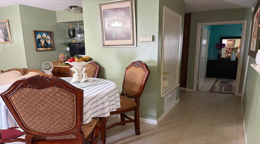 4902 Marcella Ave, Laredo, Texas 78041-6313, 2 Bedrooms Bedrooms, 4 Rooms Rooms,1 BathroomBathrooms,Residential,For Sale,4902 Marcella Ave,20262076