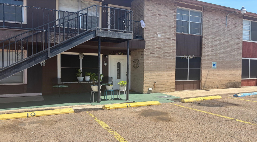 4902 Marcella Ave, Laredo, Texas 78041-6313, 2 Bedrooms Bedrooms, 4 Rooms Rooms,1 BathroomBathrooms,Residential,For Sale,4902 Marcella Ave,20262076