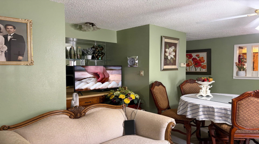 4902 Marcella Ave, Laredo, Texas 78041-6313, 2 Bedrooms Bedrooms, 4 Rooms Rooms,1 BathroomBathrooms,Residential,For Sale,4902 Marcella Ave,20262076