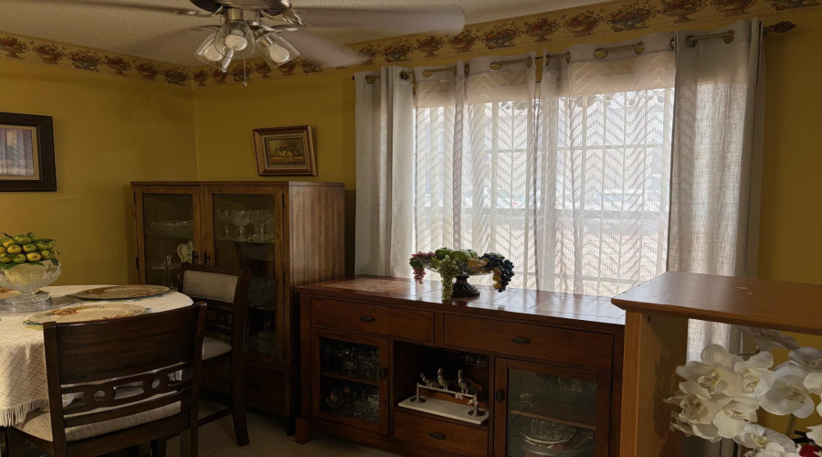 4902 Marcella Ave, Laredo, Texas 78041-6313, 2 Bedrooms Bedrooms, 4 Rooms Rooms,1 BathroomBathrooms,Residential,For Sale,4902 Marcella Ave,20262076
