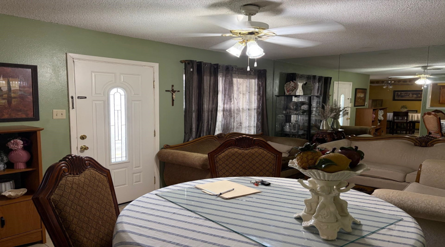 4902 Marcella Ave, Laredo, Texas 78041-6313, 2 Bedrooms Bedrooms, 4 Rooms Rooms,1 BathroomBathrooms,Residential,For Sale,4902 Marcella Ave,20262076