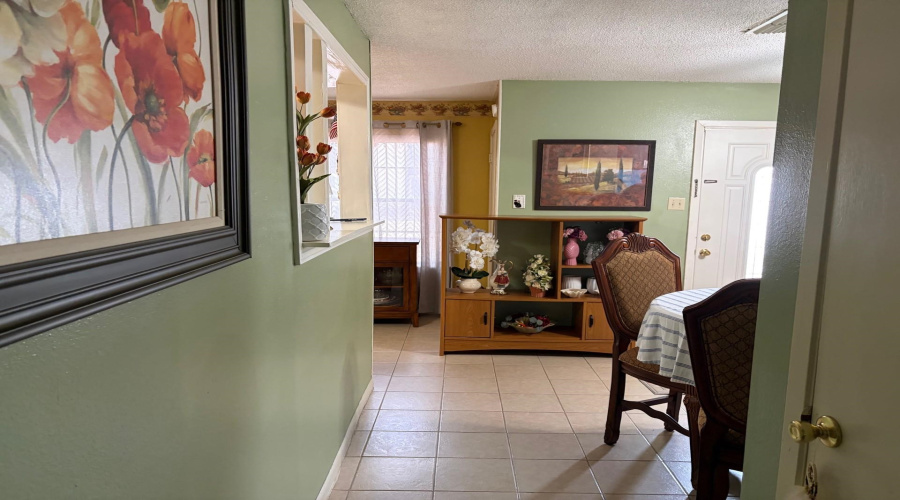 4902 Marcella Ave, Laredo, Texas 78041-6313, 2 Bedrooms Bedrooms, 4 Rooms Rooms,1 BathroomBathrooms,Residential,For Sale,4902 Marcella Ave,20262076