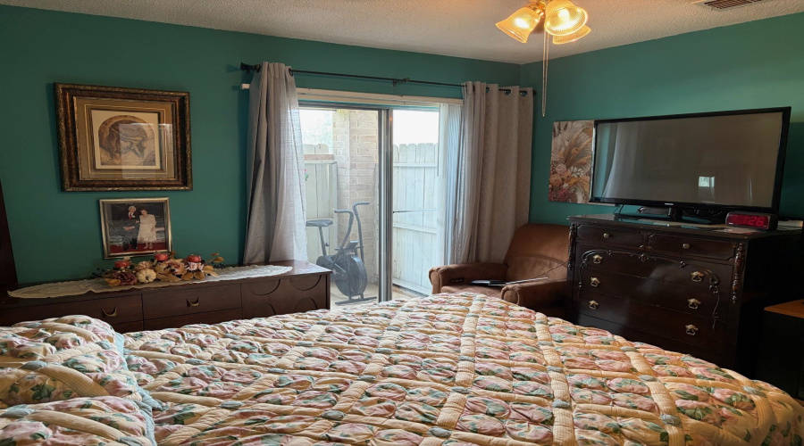 4902 Marcella Ave, Laredo, Texas 78041-6313, 2 Bedrooms Bedrooms, 4 Rooms Rooms,1 BathroomBathrooms,Residential,For Sale,4902 Marcella Ave,20262076