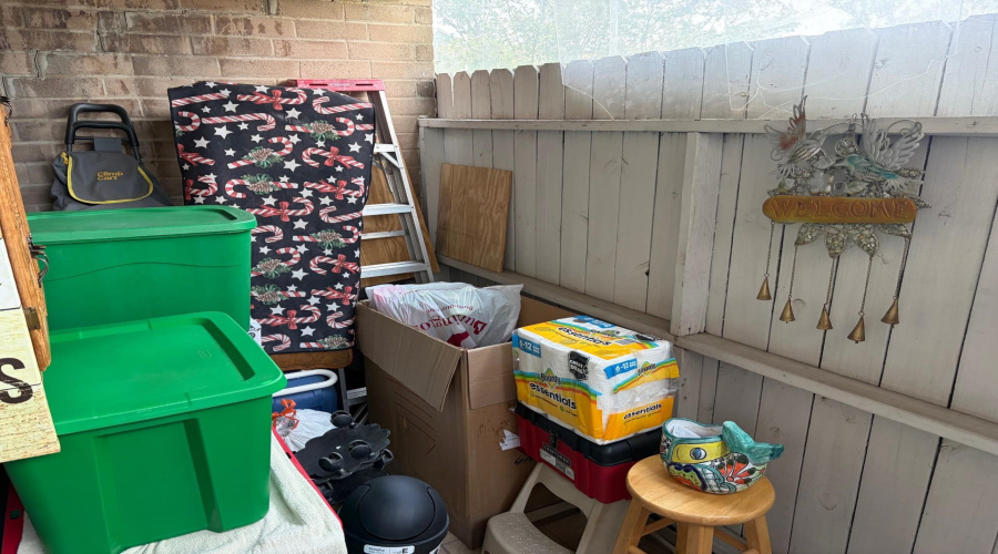 4902 Marcella Ave, Laredo, Texas 78041-6313, 2 Bedrooms Bedrooms, 4 Rooms Rooms,1 BathroomBathrooms,Residential,For Sale,4902 Marcella Ave,20262076