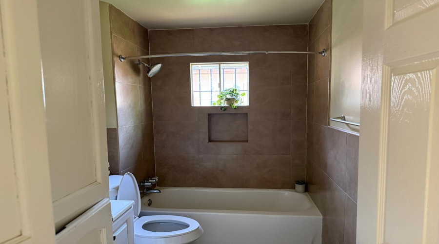 3315 N Arkansas Ave, Laredo, Texas 78043, 2 Bedrooms Bedrooms, 3 Rooms Rooms,1 BathroomBathrooms,Residential,For Rent,3315 N Arkansas Ave,20262077