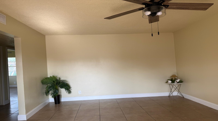 3315 N Arkansas Ave, Laredo, Texas 78043, 2 Bedrooms Bedrooms, 3 Rooms Rooms,1 BathroomBathrooms,Residential,For Rent,3315 N Arkansas Ave,20262077