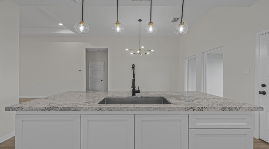 1415 Los Estribos Dr., laredo, Texas 78046, 3 Bedrooms Bedrooms, 5 Rooms Rooms,2 BathroomsBathrooms,Residential,For Sale,1415 Los Estribos Dr.,20262078