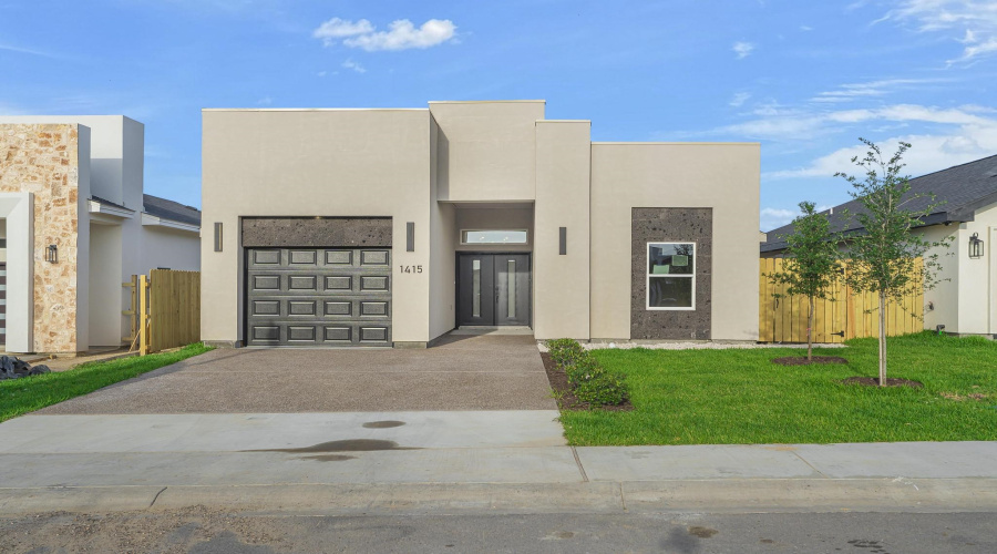 1415 Los Estribos Dr., laredo, Texas 78046, 3 Bedrooms Bedrooms, 5 Rooms Rooms,2 BathroomsBathrooms,Residential,For Sale,1415 Los Estribos Dr.,20262078