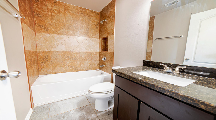 3337 La Terraza Way, Laredo, Texas 78046, 3 Bedrooms Bedrooms, 5 Rooms Rooms,2 BathroomsBathrooms,Residential,For Sale,3337 La Terraza Way,20262079