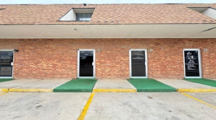 6202 McPherson Rd, Laredo, Texas 78041, 1 Room Rooms,1 BathroomBathrooms,Commercial retail/office,For Rent,6202 McPherson Rd,20262081