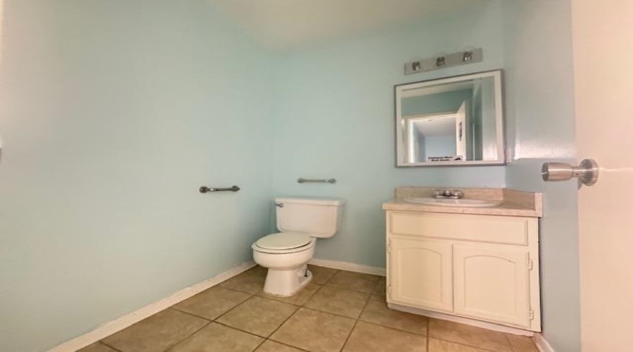 6202 McPherson Rd, Laredo, Texas 78041, 1 Room Rooms,1 BathroomBathrooms,Commercial retail/office,For Rent,6202 McPherson Rd,20262081