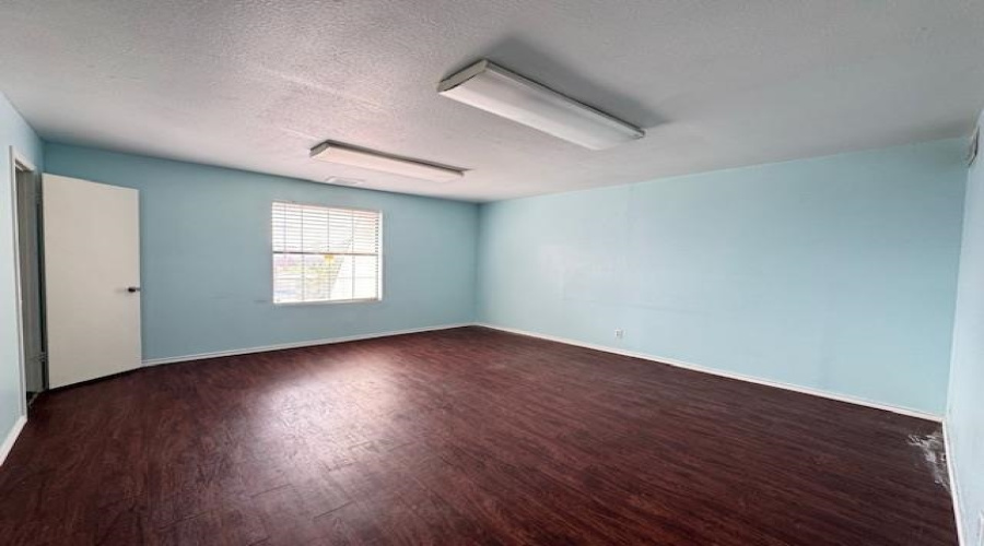 6202 McPherson Rd, Laredo, Texas 78041, 1 Room Rooms,1 BathroomBathrooms,Commercial retail/office,For Rent,6202 McPherson Rd,20262081