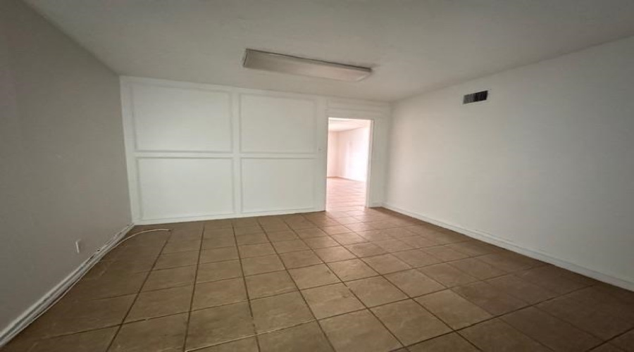 6202 McPherson Rd, Laredo, Texas 78041, 1 Room Rooms,1 BathroomBathrooms,Commercial retail/office,For Rent,6202 McPherson Rd,20262082