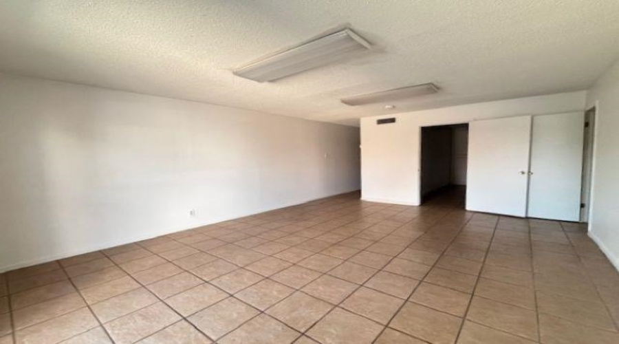 6202 McPherson Rd, Laredo, Texas 78041, 1 Room Rooms,1 BathroomBathrooms,Commercial retail/office,For Rent,6202 McPherson Rd,20262084