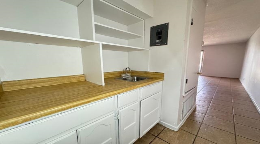 6202 McPherson Rd, Laredo, Texas 78041, 1 Room Rooms,1 BathroomBathrooms,Commercial retail/office,For Rent,6202 McPherson Rd,20262084