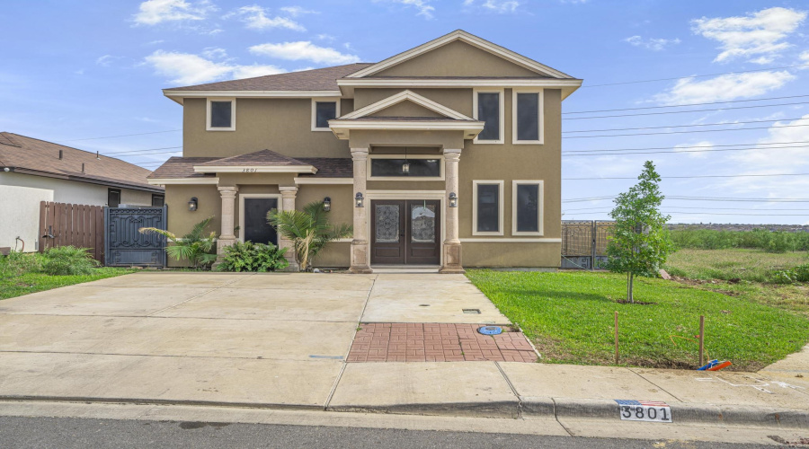 3801 Yvonne Ramirez Ct., Laredo, Texas 78046, 4 Bedrooms Bedrooms, 8 Rooms Rooms,2 BathroomsBathrooms,Residential,For Sale,3801 Yvonne Ramirez Ct.,20262083