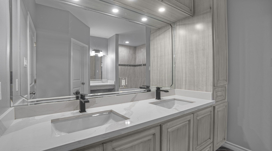 3801 Yvonne Ramirez Ct., Laredo, Texas 78046, 4 Bedrooms Bedrooms, 8 Rooms Rooms,2 BathroomsBathrooms,Residential,For Sale,3801 Yvonne Ramirez Ct.,20262083