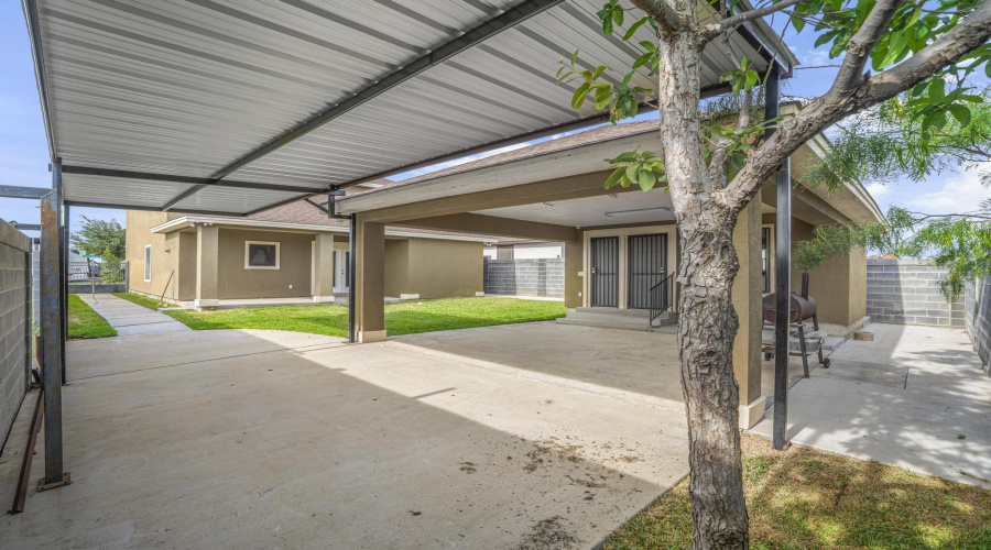 3801 Yvonne Ramirez Ct., Laredo, Texas 78046, 4 Bedrooms Bedrooms, 8 Rooms Rooms,2 BathroomsBathrooms,Residential,For Sale,3801 Yvonne Ramirez Ct.,20262083
