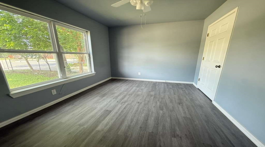 1755 N 7th St, Crystal City, Texas 78839, 3 Bedrooms Bedrooms, 3 Rooms Rooms,1 BathroomBathrooms,Residential,For Sale,1755 N 7th St,20262086