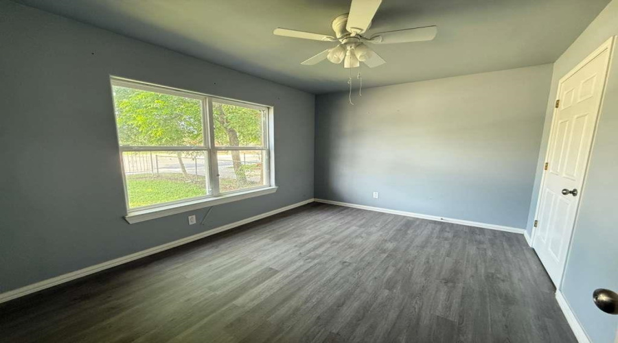 1755 N 7th St, Crystal City, Texas 78839, 3 Bedrooms Bedrooms, 3 Rooms Rooms,1 BathroomBathrooms,Residential,For Sale,1755 N 7th St,20262086