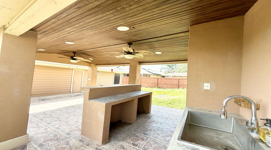 1515 Cozumel Dr, Laredo, Texas 78046, 4 Bedrooms Bedrooms, 5 Rooms Rooms,2 BathroomsBathrooms,Residential,For Sale,1515 Cozumel Dr,20262087