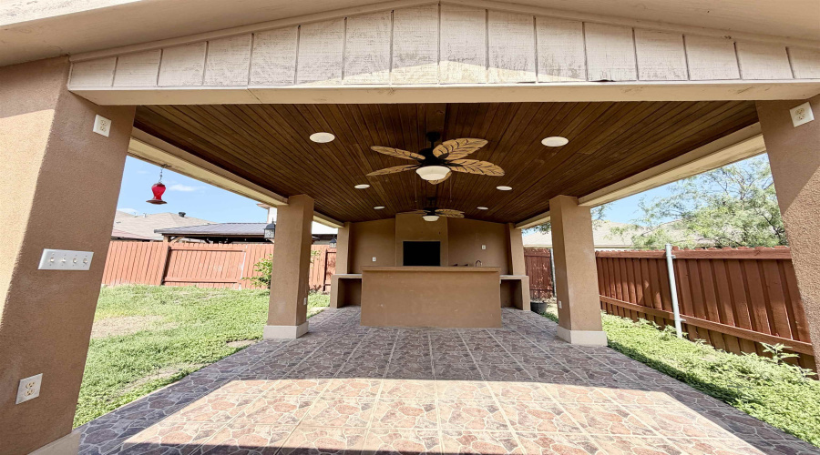 1515 Cozumel Dr, Laredo, Texas 78046, 4 Bedrooms Bedrooms, 5 Rooms Rooms,2 BathroomsBathrooms,Residential,For Sale,1515 Cozumel Dr,20262087