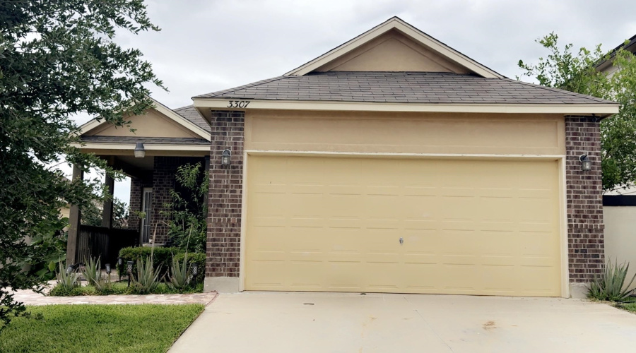 3307 Simmental Dr, LAREDO, Texas 78046, 3 Bedrooms Bedrooms, 6 Rooms Rooms,2 BathroomsBathrooms,Residential,For Rent,3307 Simmental Dr,20262088