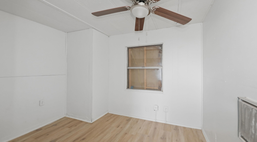 2811 Lee Ave, Laredo, Texas 78040, 1 Bedroom Bedrooms, 2 Rooms Rooms,1 BathroomBathrooms,Residential,For Sale,2811 Lee Ave,20262089