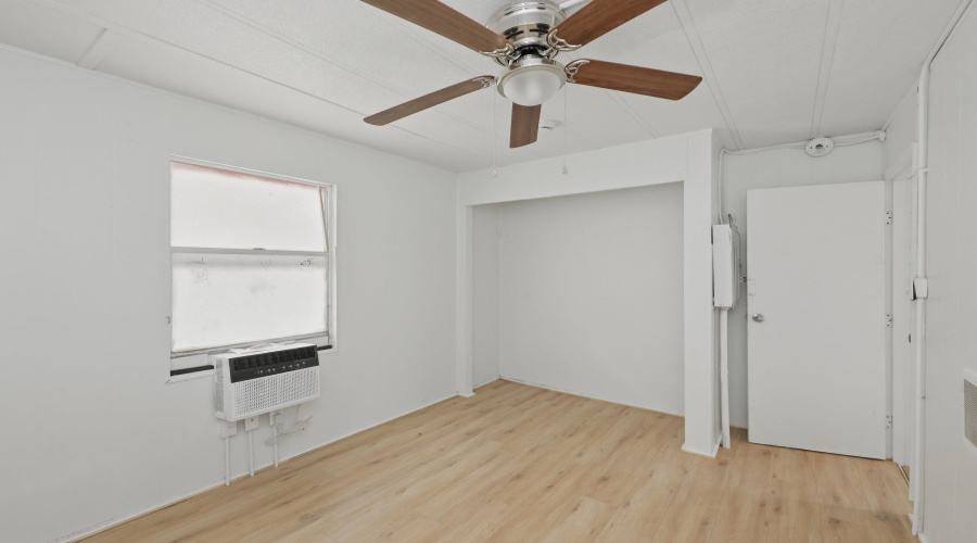 2811 Lee Ave, Laredo, Texas 78040, 1 Bedroom Bedrooms, 2 Rooms Rooms,1 BathroomBathrooms,Residential,For Sale,2811 Lee Ave,20262089