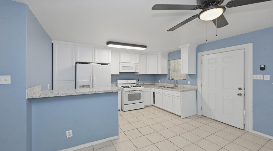 2811 Lee Ave, Laredo, Texas 78040, 1 Bedroom Bedrooms, 2 Rooms Rooms,1 BathroomBathrooms,Residential,For Sale,2811 Lee Ave,20262089