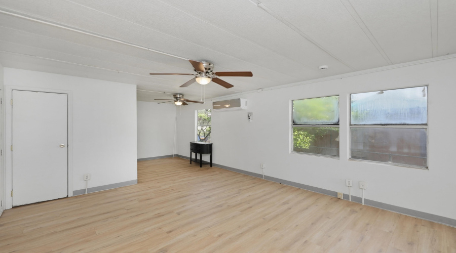 2811 Lee Ave, Laredo, Texas 78040, 1 Bedroom Bedrooms, 2 Rooms Rooms,1 BathroomBathrooms,Residential,For Sale,2811 Lee Ave,20262089