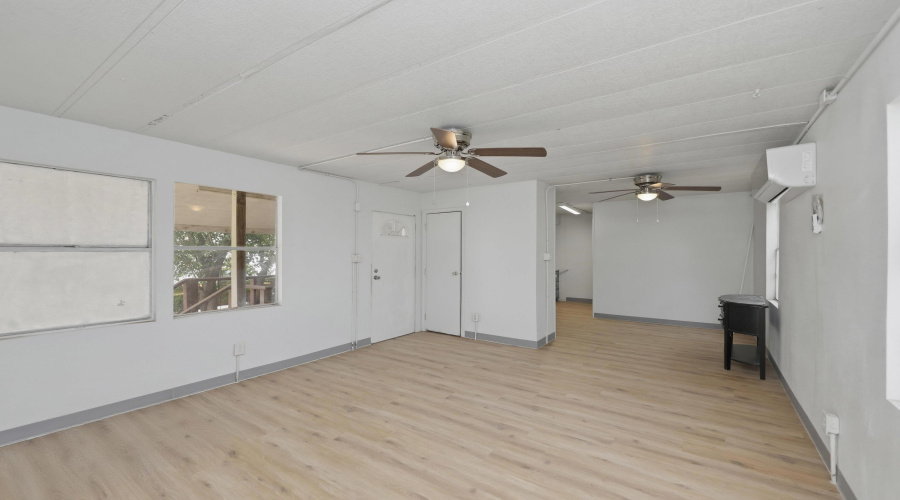 2811 Lee Ave, Laredo, Texas 78040, 1 Bedroom Bedrooms, 2 Rooms Rooms,1 BathroomBathrooms,Residential,For Sale,2811 Lee Ave,20262089