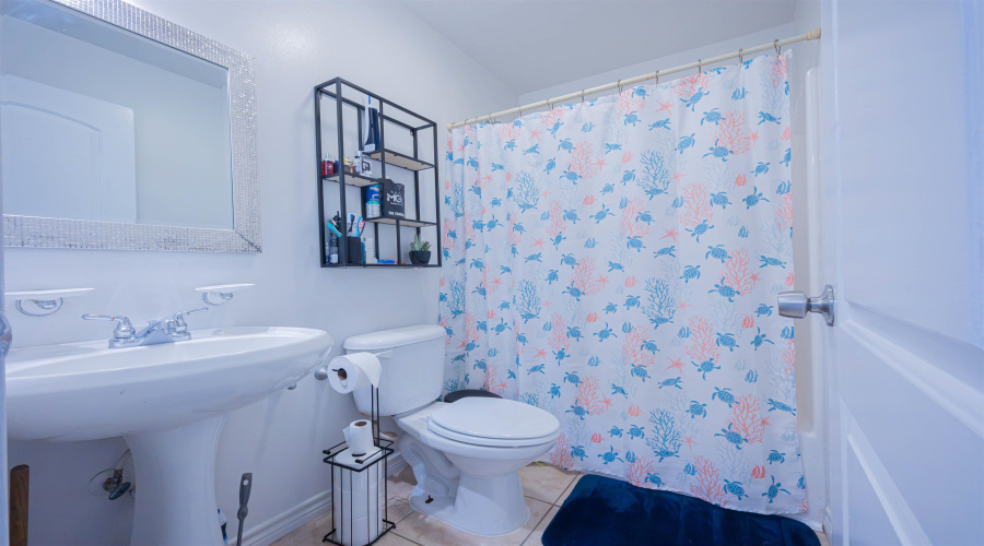 201 Abigail Dominguez, Laredo, Texas 78043, 3 Bedrooms Bedrooms, 5 Rooms Rooms,2 BathroomsBathrooms,Residential,For Sale,201 Abigail Dominguez,20262090
