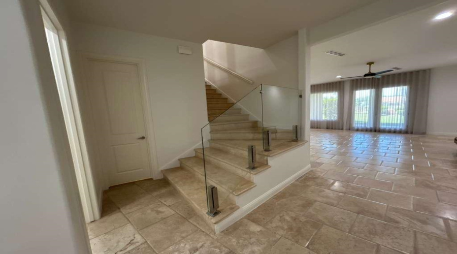 2110 Bermuda Dr, Laredo, Texas 78045, 3 Bedrooms Bedrooms, 8 Rooms Rooms,4 BathroomsBathrooms,Residential,For Sale,2110 Bermuda Dr,20262091
