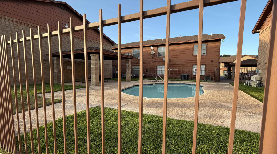 1752 Tiara Trl, Laredo, Texas 78045, 3 Bedrooms Bedrooms, 6 Rooms Rooms,2 BathroomsBathrooms,Residential,For Sale,1752 Tiara Trl,20262095