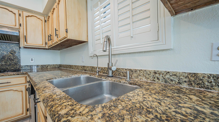 226 Sunset Lp, Laredo, Texas 78046, 3 Bedrooms Bedrooms, 6 Rooms Rooms,3 BathroomsBathrooms,Residential,For Rent,226 Sunset Lp,20262097