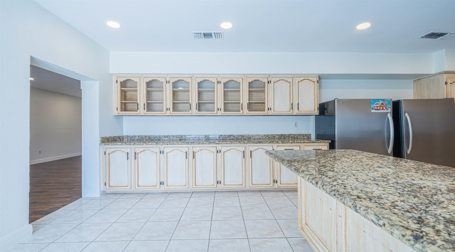 226 Sunset Lp, Laredo, Texas 78046, 3 Bedrooms Bedrooms, 6 Rooms Rooms,3 BathroomsBathrooms,Residential,For Rent,226 Sunset Lp,20262097
