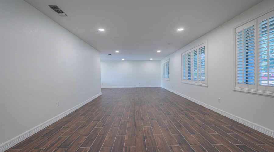 226 Sunset Lp, Laredo, Texas 78046, 3 Bedrooms Bedrooms, 6 Rooms Rooms,3 BathroomsBathrooms,Residential,For Rent,226 Sunset Lp,20262097